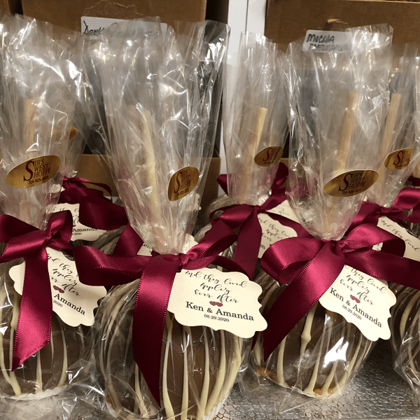 wedding favors chocolate covered apples