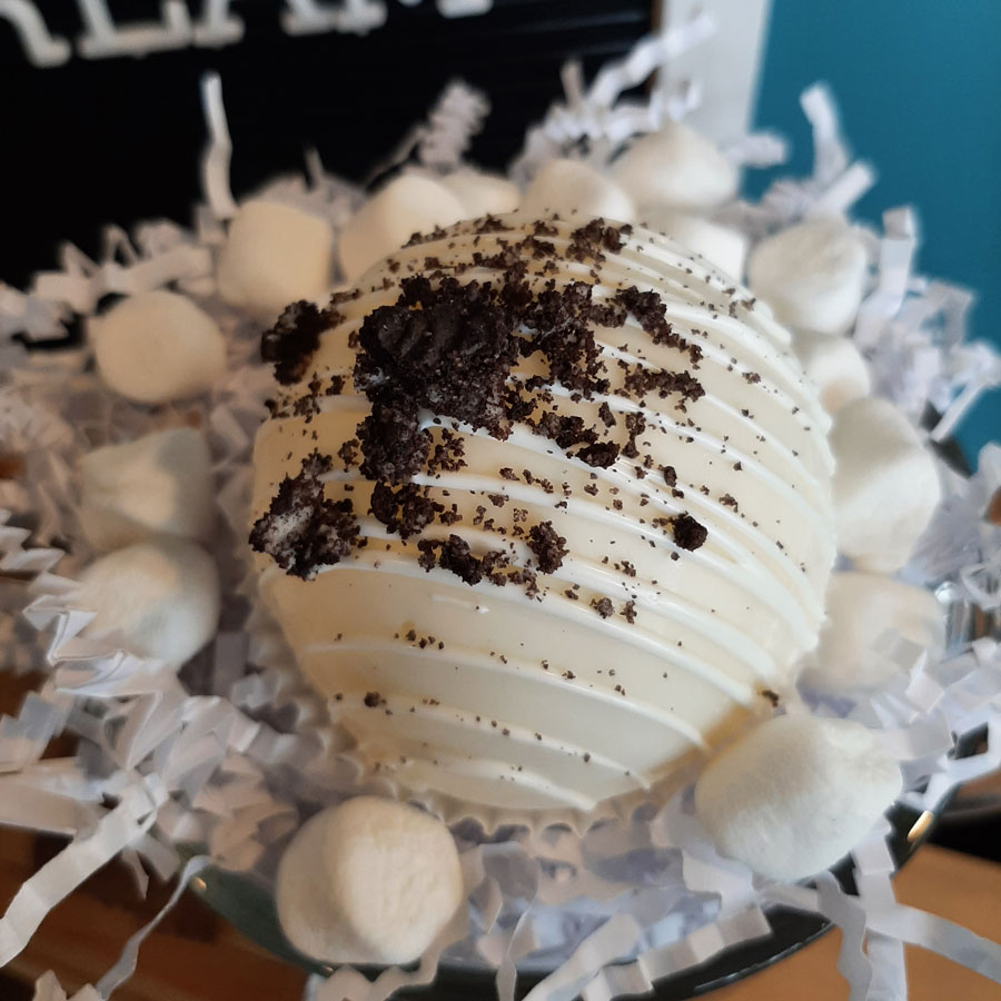 cookies and cream hot cocoa bombs